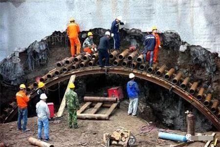 文水隧道钢花管支护案例